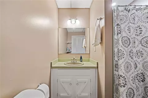 Bath - 1996 Thomas Rd, Canton, GA 30115 photo 3 of 4