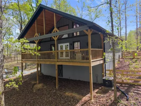 162 Hickory Ridge Dr, Cleveland, GA 30528