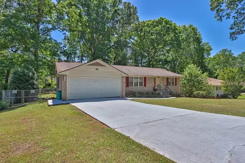 2906 Castle Dr, Lawrenceville, GA 30044