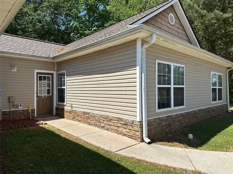 281 Northwinds Blvd #B3, Carrollton, GA 30117