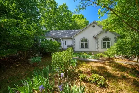 111 Allatoona Dr, Woodstock, GA 30189