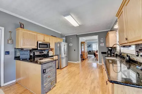 Kitchen - 1555 Lower River Rd, Covington, GA 30016 photo 4 of 6