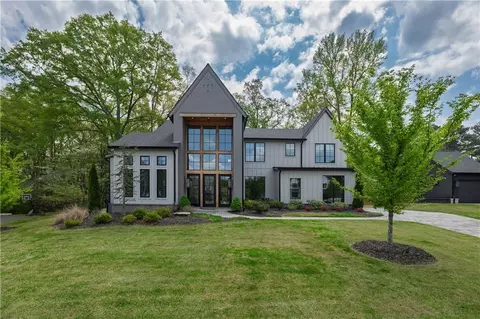 135 Mayfield Cir, Alpharetta, GA 30009