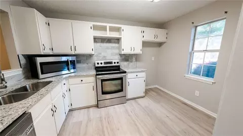 Kitchen - 4089 Stillwater Dr, Duluth, GA 30096 photo 2 of 3