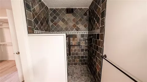 Bath - 4089 Stillwater Dr, Duluth, GA 30096 photo 5 of 6