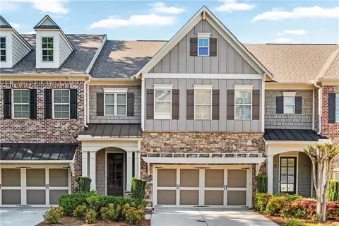 910 Acadiana Dr, Sandy Springs, GA 30328