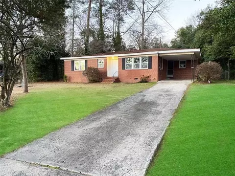 1942 Dirk Dr, Macon, GA 31217