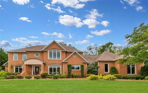 5653 Tuxedo Dr, Douglasville, GA 30135