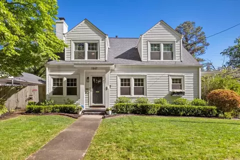 1867 Walker Ave, Atlanta, GA 30337