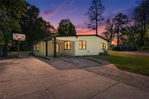 2061 Shady Ln, Tucker, GA 30084