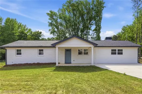 8561 Hickory Ln, Lithia Springs, GA 30122