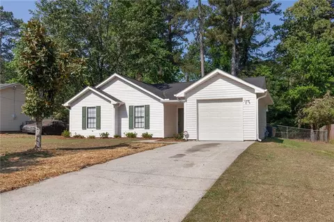 240 Chase Woods Cir, Jonesboro, GA 30236
