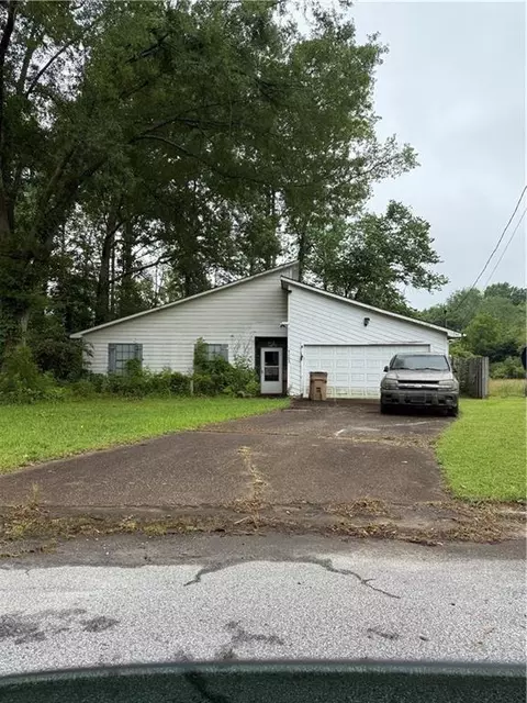 7103 Apache Ln, Riverdale, GA 30274