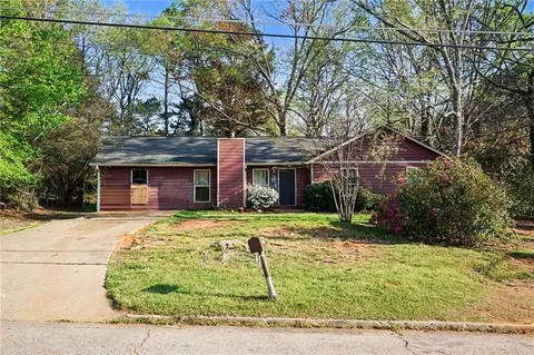 1727 Vauxhall Dr, Lithonia, GA 30058