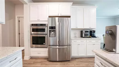Kitchen - 585 Briard Dr, Buford, GA 30518 photo 4 of 4