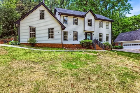 1337 Arlene Ct, Lilburn, GA 30047