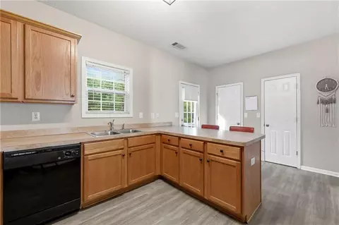 Kitchen - 313 Venture Path, Hiram, GA 30141 photo 3 of 3
