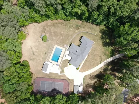 5025 Greentree Trl, College Park, GA 30349
