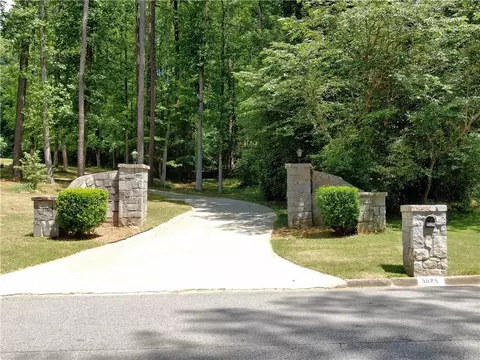 5025 Greentree Trl, College Park, GA 30349
