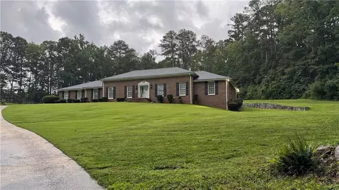 5025 Greentree Trl, College Park, GA 30349
