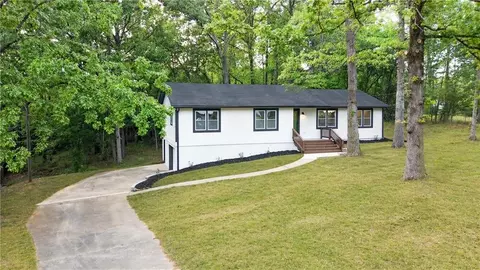 6581 Kellogg Dr, Acworth, GA 30102