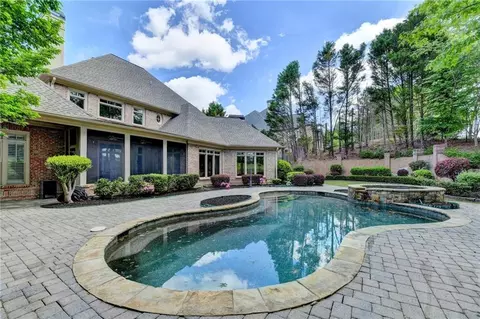 Exterior - 552 Brendlynn Ct, Suwanee, GA 30024 photo 11 of 21