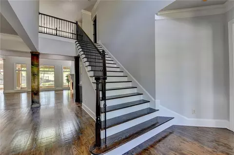 Entry Way - 552 Brendlynn Ct, Suwanee, GA 30024 photo 3 of 8