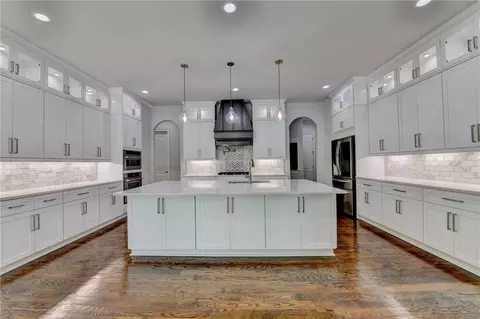 Kitchen - 552 Brendlynn Ct, Suwanee, GA 30024 photo 2 of 11