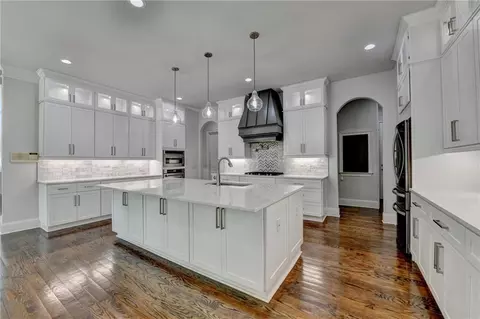 Kitchen - 552 Brendlynn Ct, Suwanee, GA 30024 photo 3 of 11