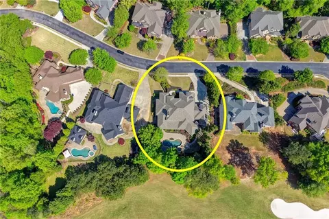 View/Area - 552 Brendlynn Ct, Suwanee, GA 30024 photo 9 of 18