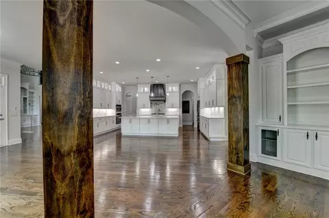 Entry Way - 552 Brendlynn Ct, Suwanee, GA 30024 photo 4 of 8