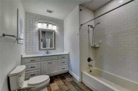 Bath - 552 Brendlynn Ct, Suwanee, GA 30024 photo 11 of 14