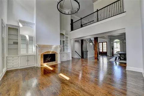 Living - 552 Brendlynn Ct, Suwanee, GA 30024 photo 3 of 25