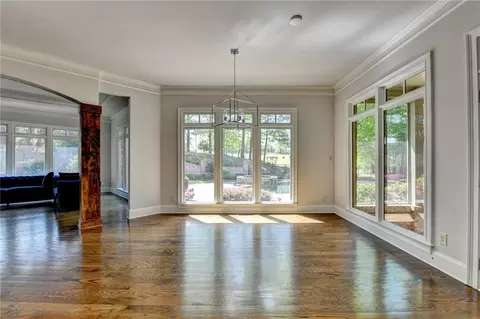 Living - 552 Brendlynn Ct, Suwanee, GA 30024 photo 6 of 25