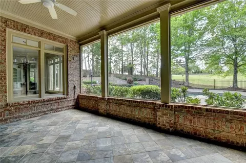 Exterior - 552 Brendlynn Ct, Suwanee, GA 30024 photo 6 of 21
