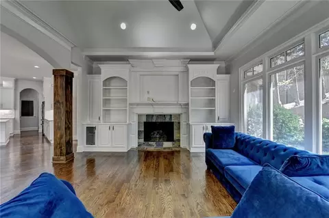 Living - 552 Brendlynn Ct, Suwanee, GA 30024 photo 11 of 25