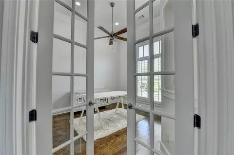 Entry Way - 552 Brendlynn Ct, Suwanee, GA 30024 photo 7 of 8