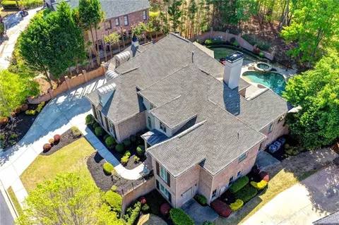 View/Area - 552 Brendlynn Ct, Suwanee, GA 30024 photo 2 of 18
