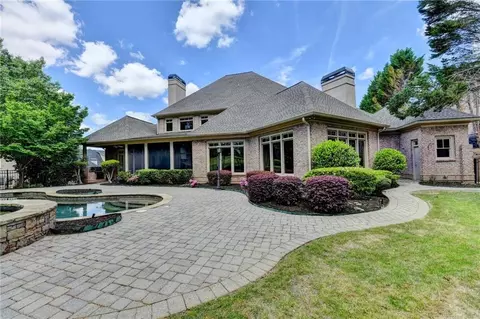 Exterior - 552 Brendlynn Ct, Suwanee, GA 30024 photo 14 of 21