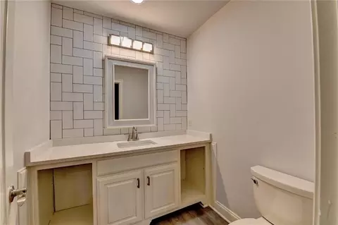Bath - 552 Brendlynn Ct, Suwanee, GA 30024 photo 13 of 14