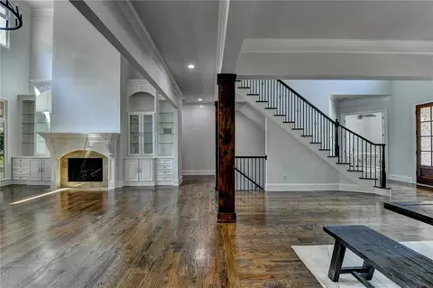 Living - 552 Brendlynn Ct, Suwanee, GA 30024 photo 13 of 25