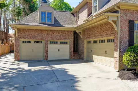 Exterior - 552 Brendlynn Ct, Suwanee, GA 30024 photo 19 of 21