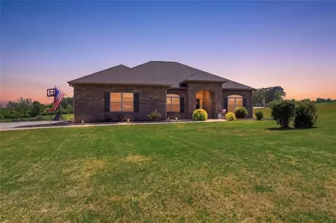 5912 Wauka Mountain Springs Dr, Clermont, GA 30527