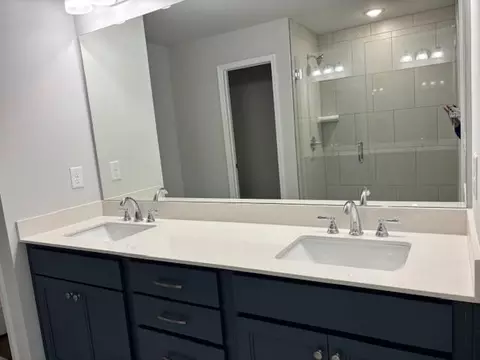 Bath - 1104 Bartlett Trce, Suwanee, GA 30024 photo 1 of 3