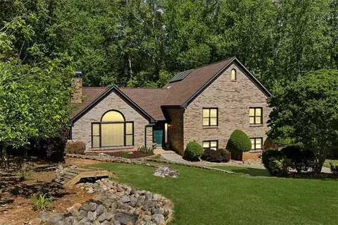 1156 Meadow Oaks Dr NW, Acworth, GA 30102