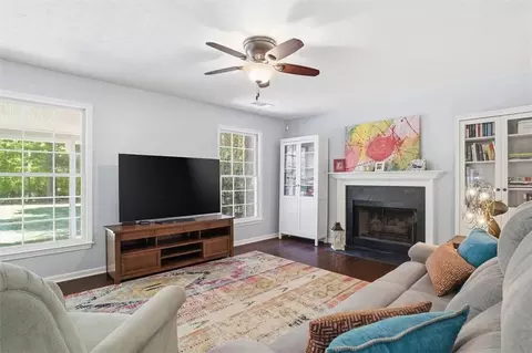 Living - 3085 Abbotts Pointe Dr, Duluth, GA 30097 photo 1 of 5