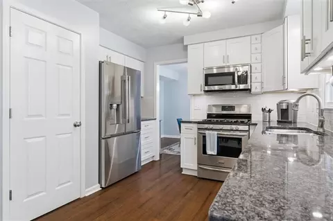 Kitchen - 3085 Abbotts Pointe Dr, Duluth, GA 30097 photo 1 of 5