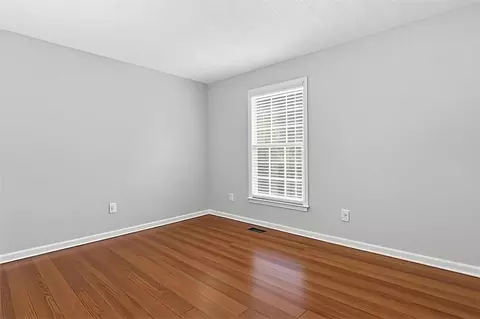 Bedroom - 3085 Abbotts Pointe Dr, Duluth, GA 30097 photo 6 of 7