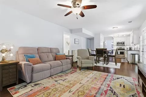 Living - 3085 Abbotts Pointe Dr, Duluth, GA 30097 photo 2 of 5
