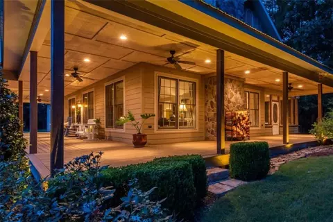 565 Owens Gin Rd NE, Calhoun, GA 30701